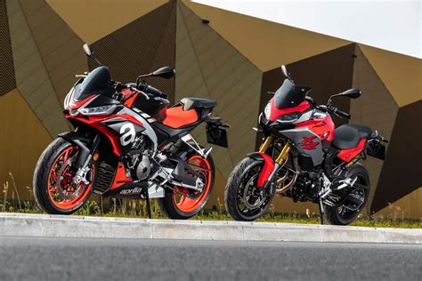 Duotest Bmw F Xr Vs Aprilia Tuono