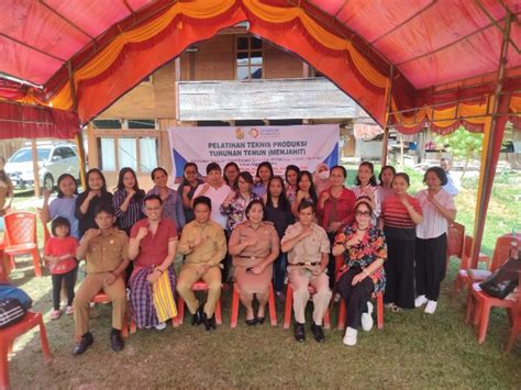 Disperindagkop Toraja Utara Gelar Pelatihan Menjahit Sekda Harap