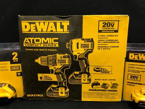 DEWALT ATOMIC 20V CORDLESS DRILL COMBO SET WITH 4 DEWALT 20V BATTERIES