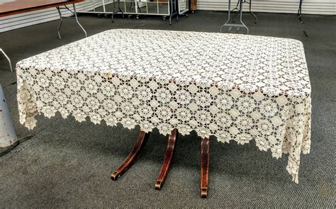 Beautiful Antique Hand Crocheted Tablecloth Table Linen Etsy Table