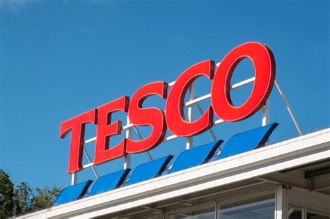 Tesco wycofuje się z Polski i sprzedaje swoje sklepy