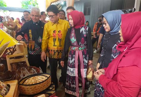 Umkm Bojonegoro Pamerkan Produk Unggulan Di Anjungan Jawa Timur Tmii