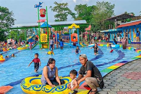 Foto Umbul Pelem Waterpark Jam Buka Harga Tiket Dan Daya Tarik