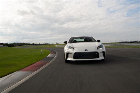 First drive review: 2022 Toyota GR86 teaches the old-school performance ...