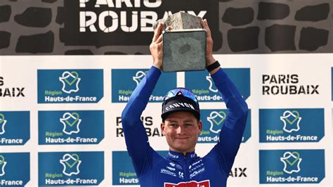 Cyclisme Mathieu Van Der Poel Remporte Son Premier Paris Roubaix