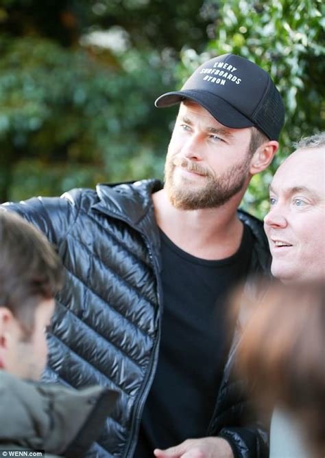 Chris Hemsworth Treats Thor Fans To Selfies And Signatures Daily Mail