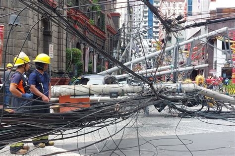 Ilang Poste Nagtumbahan Sa Binondo Abs Cbn News