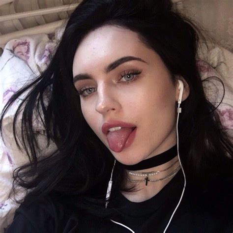 Pinterest Black Hair Pale Skin Hair Pale Skin Girls With Black Hair