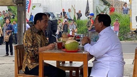 Terungkap Obrolan Jokowi Bareng Prabowo Saat Makan Semeja Tribun