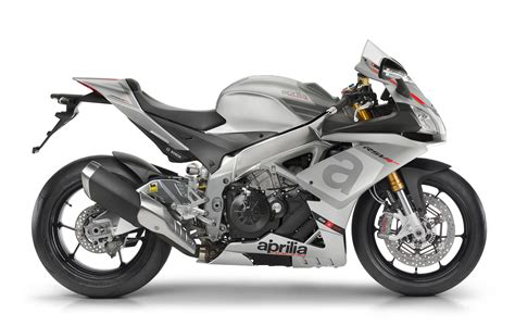 2016 Aprilia RSV4 RR Review