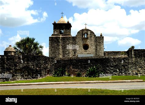 Presidio La Bahia mission at Goliad, Texas. Moved to the present ...