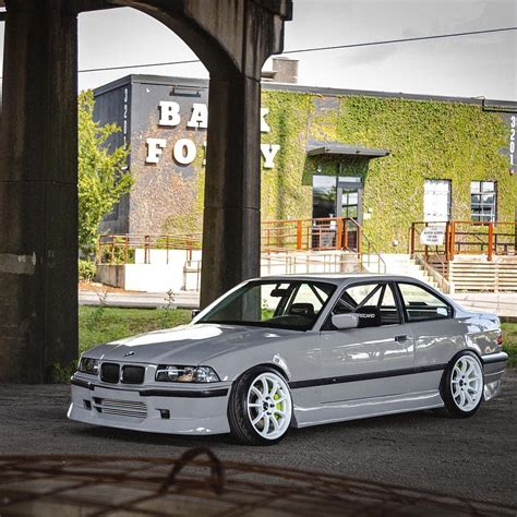 BMW E36 COUPE REAR OVERFENDERS - CLIQTUNING