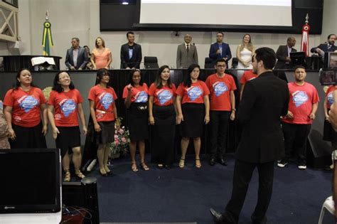 Sessão Solene homenageia 50 anos do coral de jovens da Assembleia de