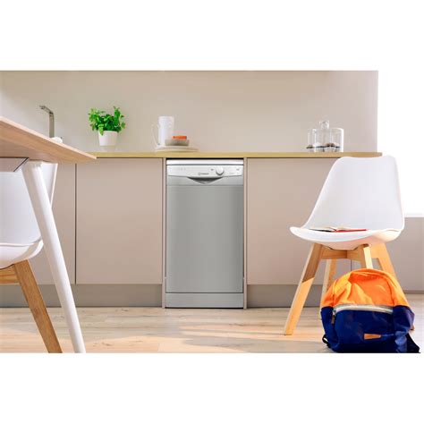 Freestanding Dishwasher Indesit DSR 15B1 S UK | Indesit UK
