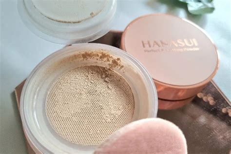 Manfaat Bedak Tabur Hanasui Buat Makeup Natural Blibli Friends