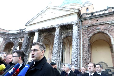 HDZ ovci položili vijenac Tuđmanu Plenković Bio je vizionarski