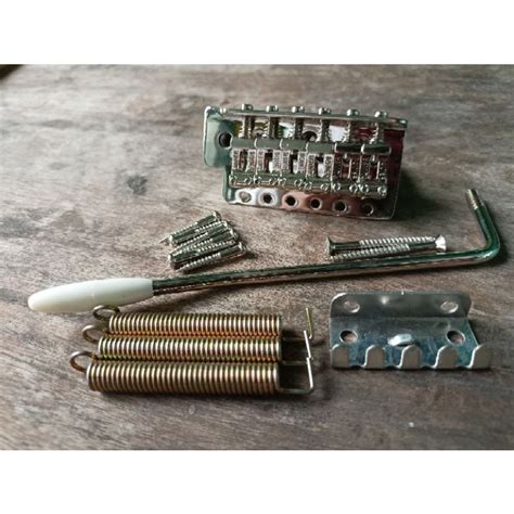 Jual Tremolo Squier Stratocaster Original Shopee Indonesia