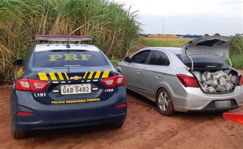 Traficante Foge Da Prf E Abandona Ve Culo Abarrotado De Drogas