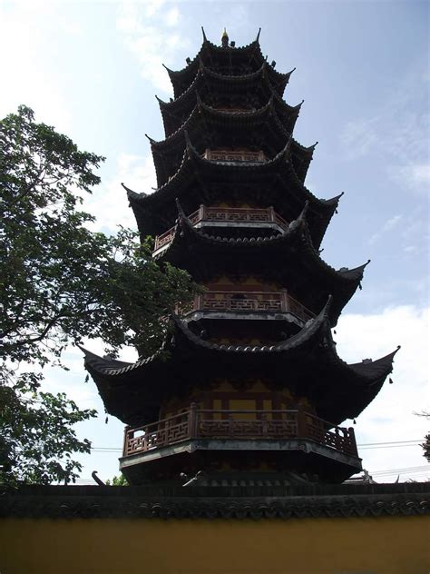 Longhua Temple - Atlas Obscura