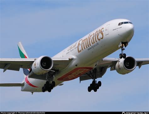 A6 EMQ Emirates Boeing 777 31H Photo by Thomas Schmidt Blindenhöfer