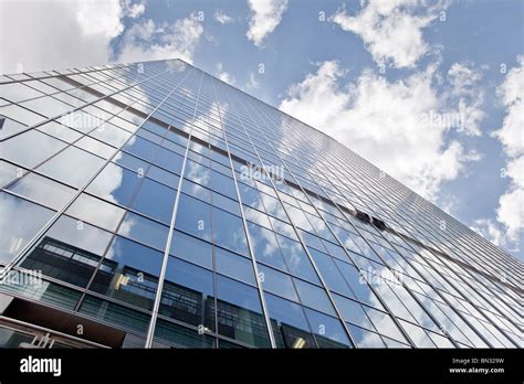 Barclays bank office london hi-res stock photography and images - Alamy