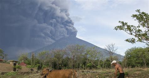 Obudził się wulkan na Bali Możliwy potężny wybuch RMF 24