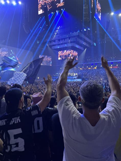 KCX 3 L esport sous les projecteurs Paris La Défense Arena