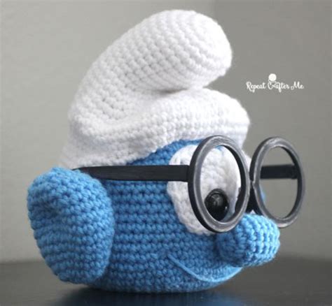 Crochet Brainy Smurf Glasses Holder