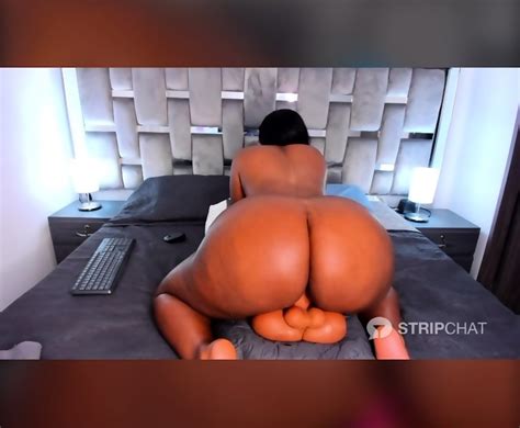 Horny Bad Bitch Cammiilaa Drills Torso Man Dildo 2024