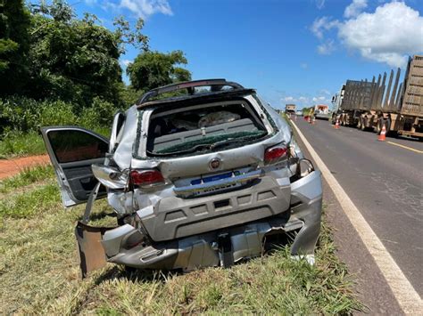 Motorista De Carreta Cochila Ao Volante E Colide Em Traseira De Ve Culo