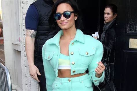 Demi Lovato Speaks Out After Naked Vanity Fair Shoot This Means Everything To Me Mirror Online