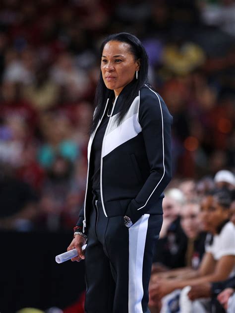 South Carolina Coach Dawn Staley Carries The Hopes Of Her Team The