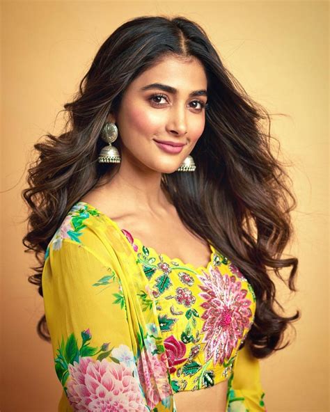 Pooja Hegde New Latest HD Photos | Maharshi Movie Heroine Pooja Hegde ...