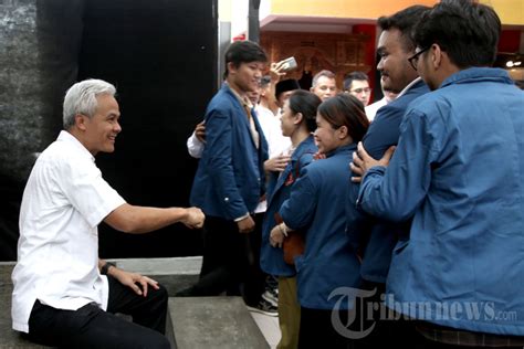 Ganjar Pranowo Hadiri Pameran Tahun Reformasi Foto