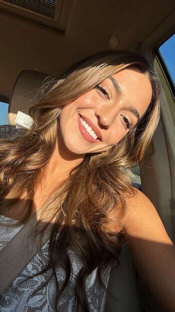 Builtbybellls Isabela Lopez Isabelaadele Leaked Nude OnlyFans