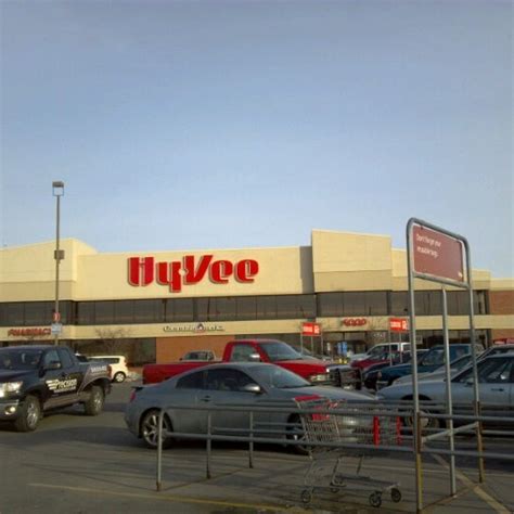 Hy Vee Grocery Store In Independence