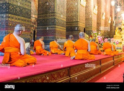 Monks In Temple Hi Res Stock Photography And Images Alamy