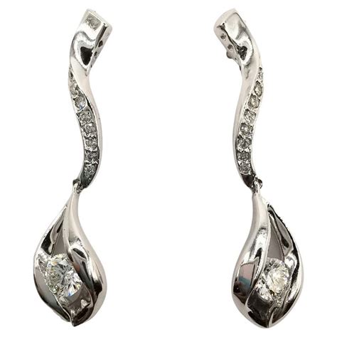 Graff Tildas Bow Double Pave Diamond Drop Earrings In 18k White Gold