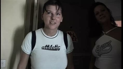 Maedels Treiben Es Auf Dem Dachboden German Fingering Porn Xhamster