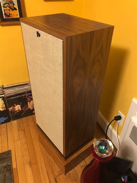 Klipsch Forte Iii In American Walnut With Lambswool Grille S Photo