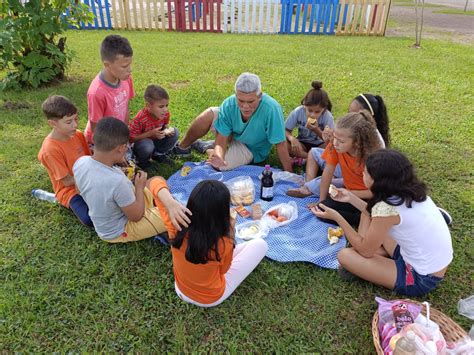 Centros de convivência oferecem apoio pedagógico social e cultural em