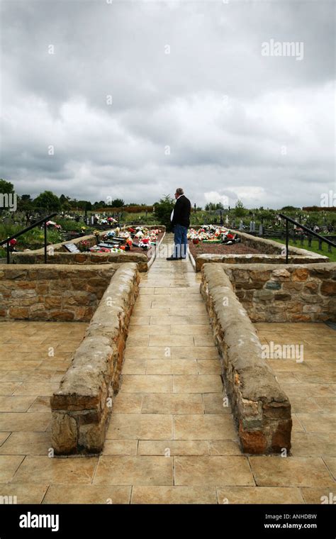 Coiste Tour Milltown Cemetery Andersonstown Hi Res Stock Photography