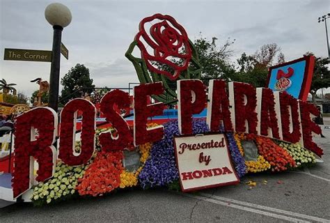 Rose Parade Float Decorating Southern California Sightseeing