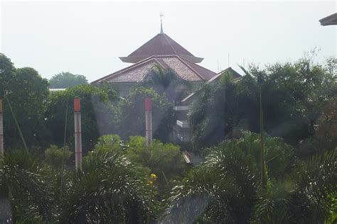 Lingkungan Kampus Gunadarma Gedung E ~ Aguy Gallery