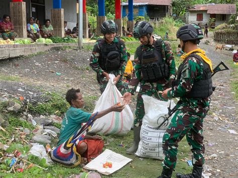 Satgas Mobile Raider Siliwangi Berkunjung Ke Pasar Tradisional