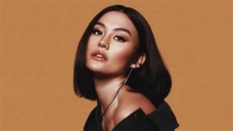 Agnez Mo Disomasi Komposer Ari Bias Soal Nyanyikan Lagu Bilang Saja