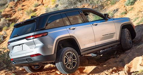 2022 Jeep Grand Cherokee 4xe Reviews Plugging Into Nature Automotive News