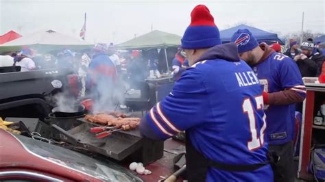 Live Tailgate Party Before Nfl Game Between Buffalo Bills And New