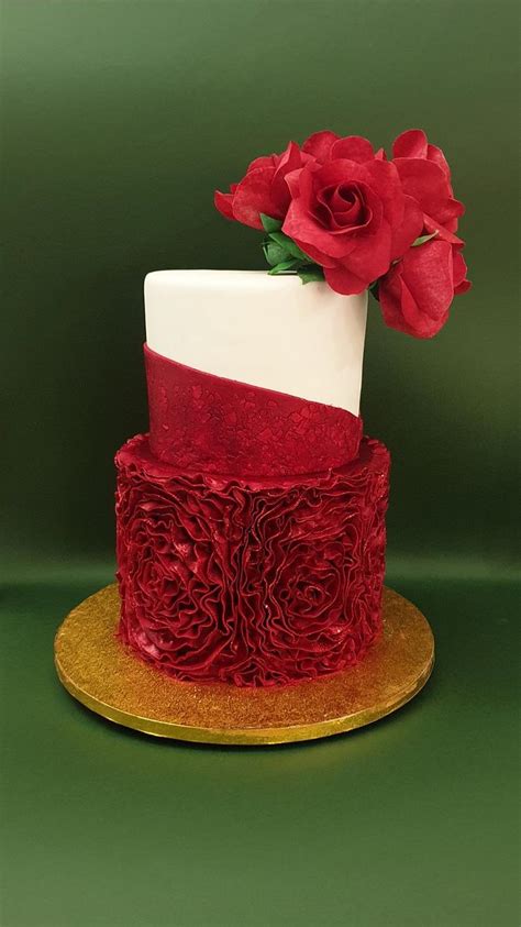 Small Wedding Cake Decorated Cake By Iratorte CakesDecor