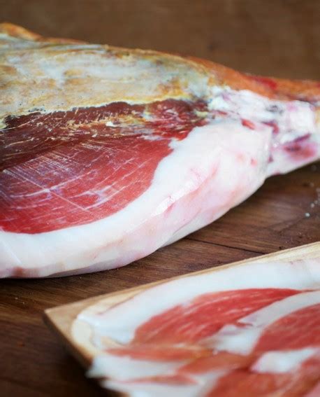 Prosciutto Di Bassiano Gran Riserva Mesi Senza Osso Addobbo